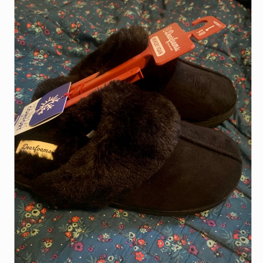NWT Dearfoams Black Fur Lined Memory Foam House Slippers